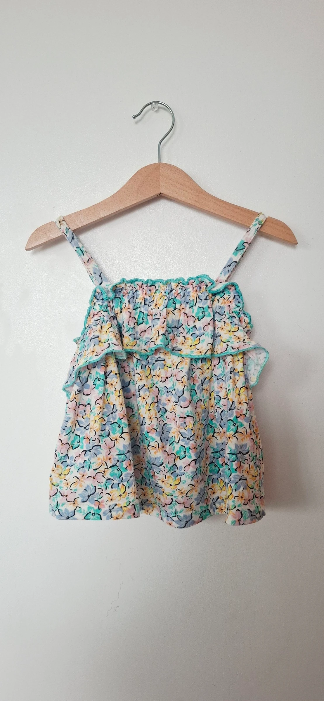 🩵 Superbe blouse sans manches volantée à fleurs – Zara Kids – esprit boheme chic ultra tendance